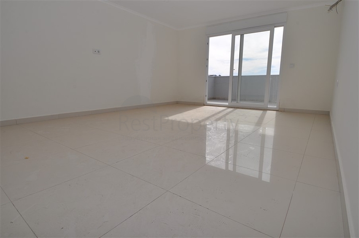 Пентхаус планировки 2+1 в благоустроенном комплексе Кестеля