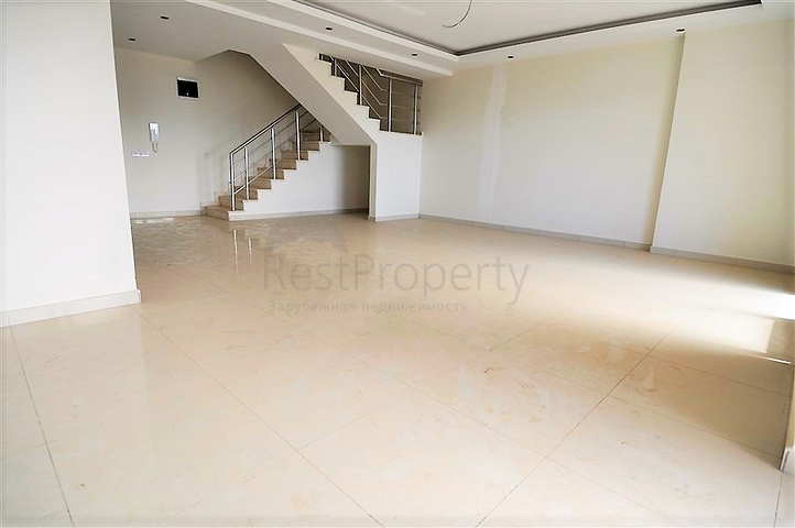 Пентхаус планировки 2+1 в благоустроенном комплексе Кестеля