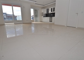 Пентхаус планировки 2+1 в благоустроенном комплексе Кестеля