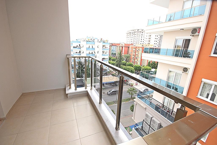 Трехкомнатная квартира с мебелью в районе Махмутлар