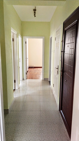 Просторная квартира 3+1 в комплексе с бассейном в Коньяалты