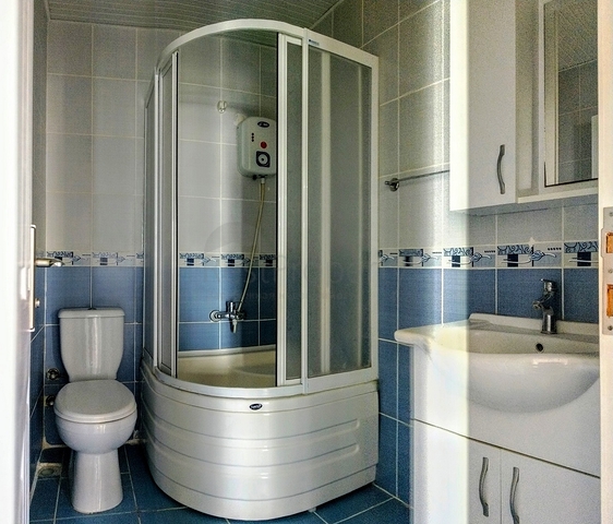 Просторная квартира 3+1 в комплексе с бассейном в Коньяалты