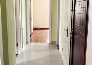 Просторная квартира 3+1 в комплексе с бассейном в Коньяалты