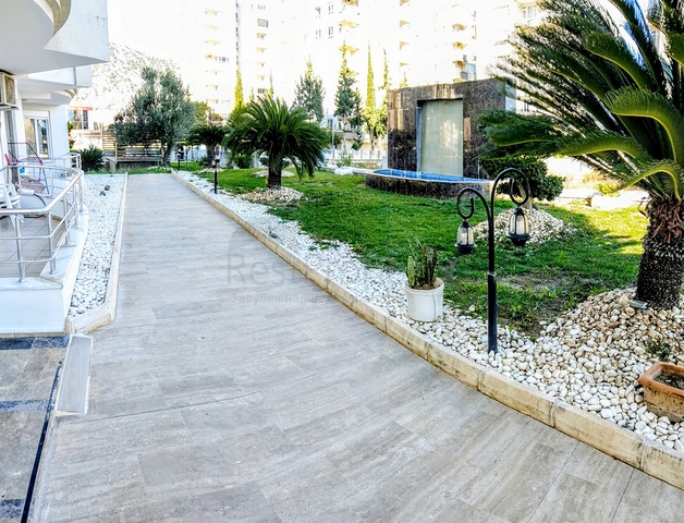 Квартира 1+1 с мебелью в районе Коньяалты Анталья до моря 700 м