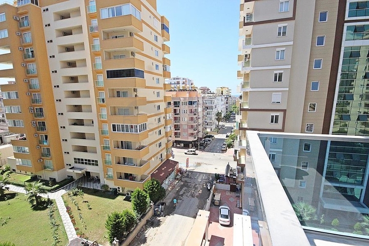 Квартира планировки 2+1 в новом комплексе Махмутлара