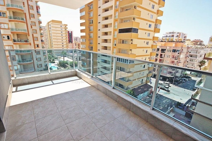 Квартира планировки 2+1 в новом комплексе Махмутлара