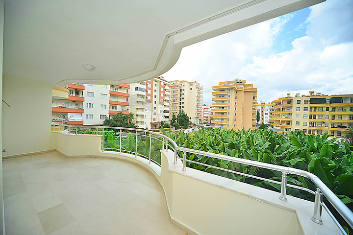 Трехкомнатная квартира в районе Махмутлар