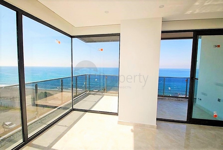 Квартира планировкой 2+1 с прямым видом на море