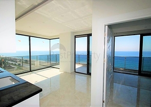 Квартира планировкой 2+1 с прямым видом на море