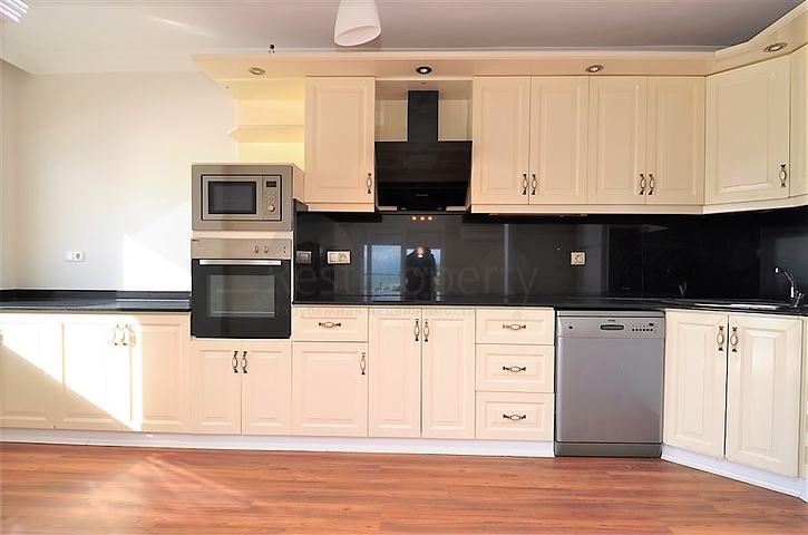 Роскошный пентхаус с прямым видом на Средиземное море