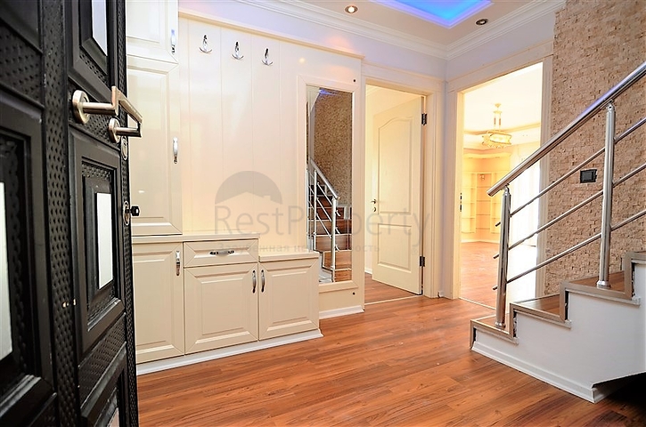 Роскошный пентхаус с прямым видом на Средиземное море