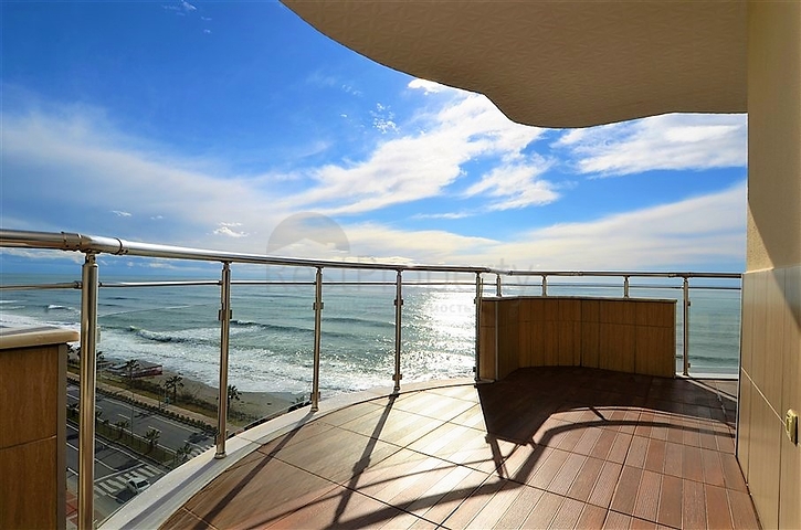 Роскошный пентхаус с прямым видом на Средиземное море