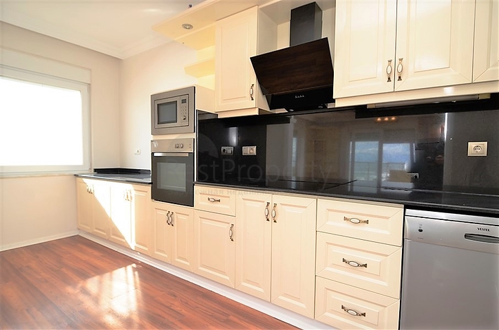 Роскошный пентхаус с прямым видом на Средиземное море