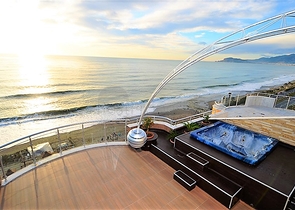 Роскошный пентхаус с прямым видом на Средиземное море