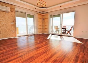 Роскошный пентхаус с прямым видом на Средиземное море