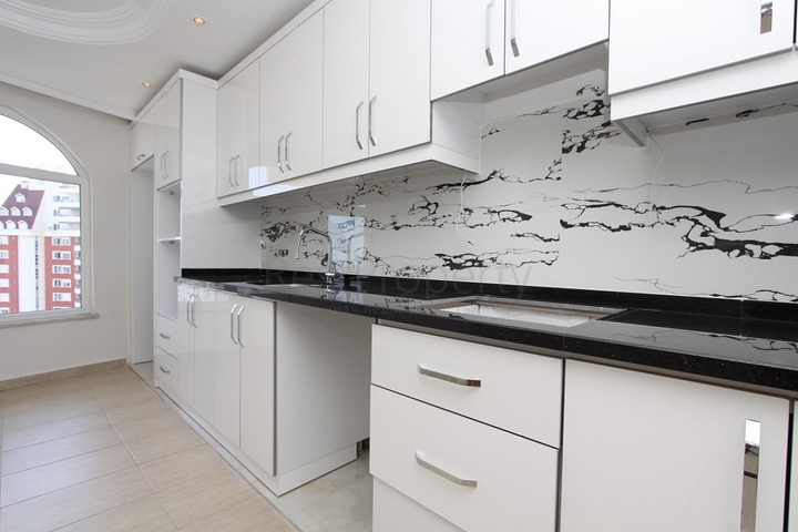 Большой пентхаус с видом на горы и море в Джикджилли