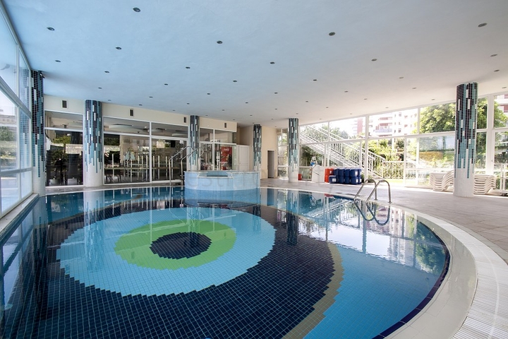 Большой пентхаус с видом на горы и море в Джикджилли