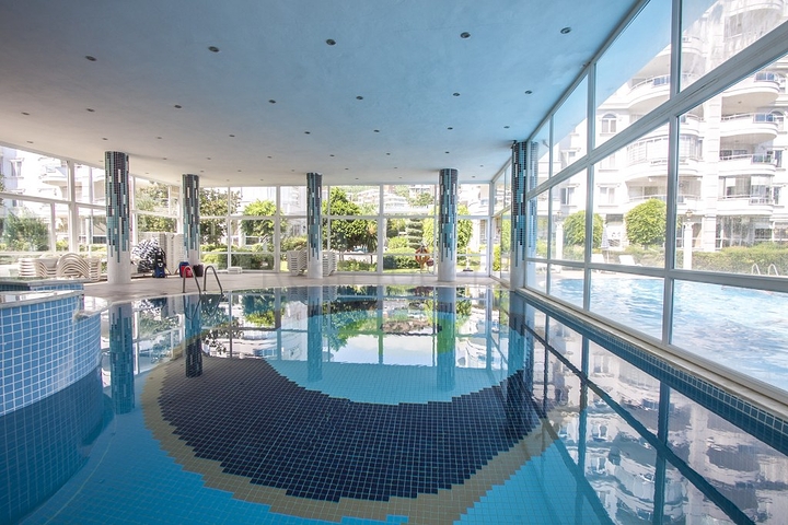 Большой пентхаус с видом на горы и море в Джикджилли