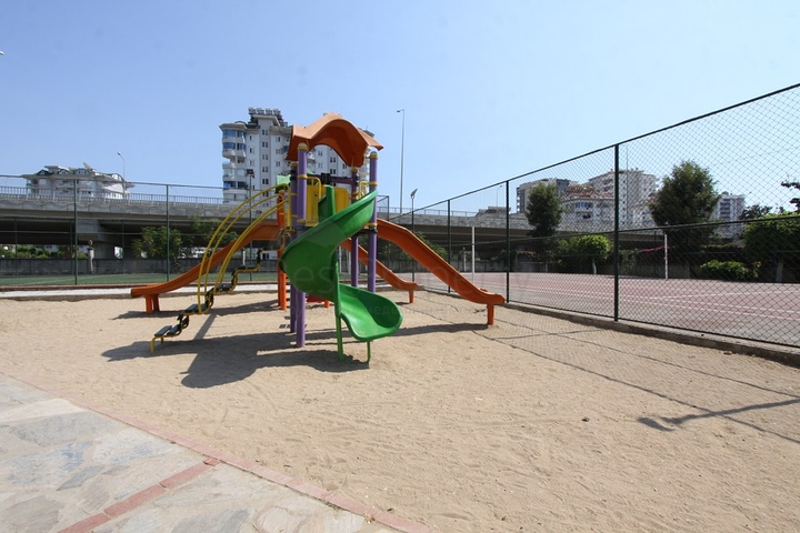 Большой пентхаус с видом на горы и море в Джикджилли