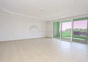 Большой пентхаус с видом на горы и море в Джикджилли