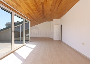 Большой пентхаус с видом на горы и море в Джикджилли