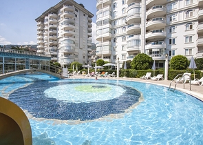 Большой пентхаус с видом на горы и море в Джикджилли