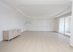 Большой пентхаус с видом на горы и море в Джикджилли