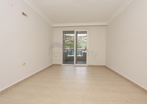 Большой пентхаус с видом на горы и море в Джикджилли