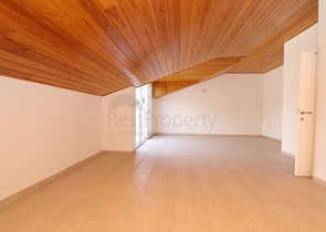 Большой пентхаус с видом на горы и море в Джикджилли