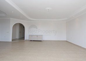 Большой пентхаус с видом на горы и море в Джикджилли