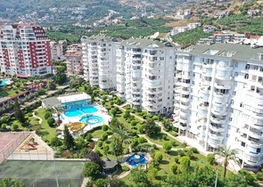 Большой пентхаус с видом на горы и море в Джикджилли