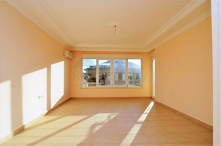 Трехкомнатная квартира в благоустроенном комплексе Обы