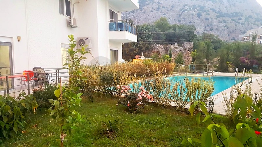 Квартира 2+1 в комплексе с бассейном в Хурме Коньяалты