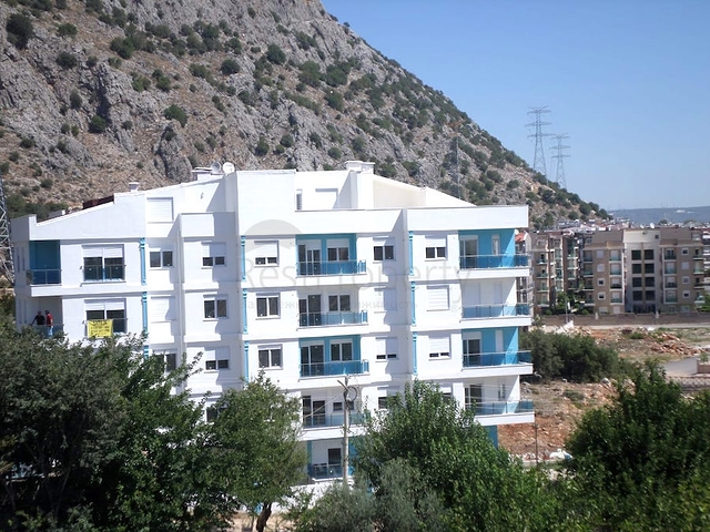 Квартира 2+1 в комплексе с бассейном в Хурме Коньяалты