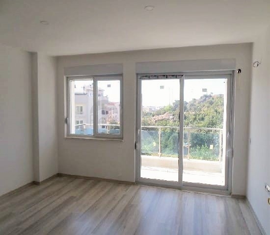 Квартира 2+1 в комплексе с бассейном в Хурме Коньяалты