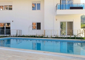 Квартира 2+1 в комплексе с бассейном в Хурме Коньяалты