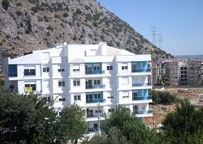 Квартира 2+1 в комплексе с бассейном в Хурме Коньяалты