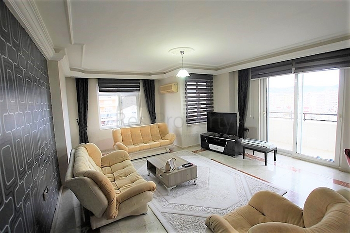 Меблированная квартира 3+1 в районе Махмутлар