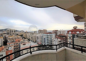 Меблированная квартира 3+1 в районе Махмутлар