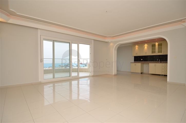 Большая квартира для всей семьи в Махмутларе