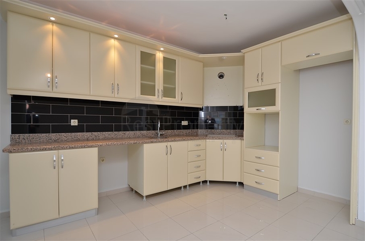 Большая квартира для всей семьи в Махмутларе