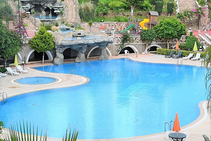 Большая квартира для всей семьи в Махмутларе