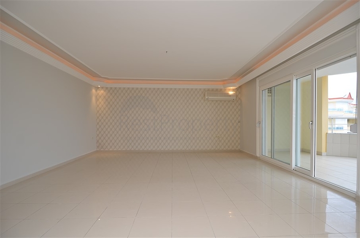 Большая квартира для всей семьи в Махмутларе