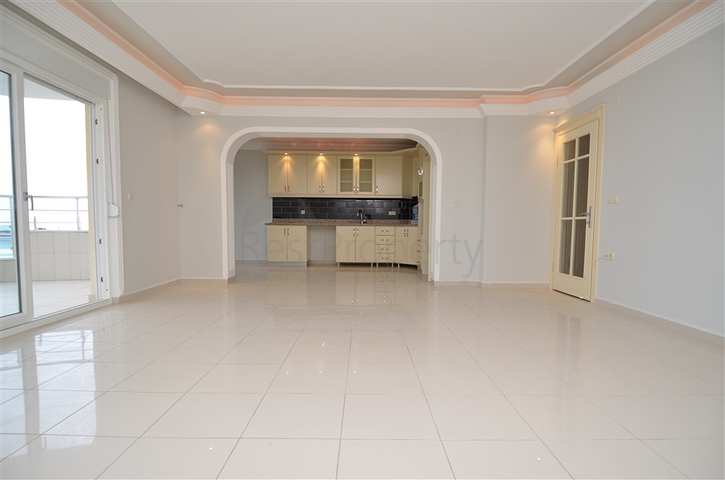 Большая квартира для всей семьи в Махмутларе