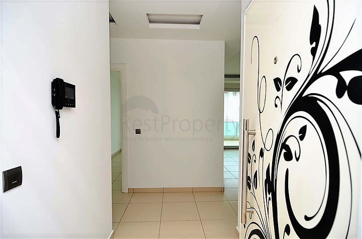 Трехкомнатная квартира в современном комплексе Тосмура