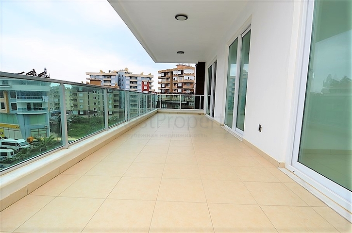 Трехкомнатная квартира в современном комплексе Тосмура