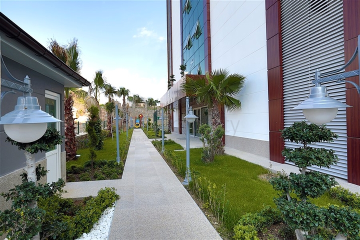 Трехкомнатная квартира в современном комплексе Тосмура