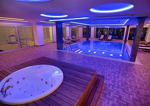 Трехкомнатная квартира в современном комплексе Тосмура