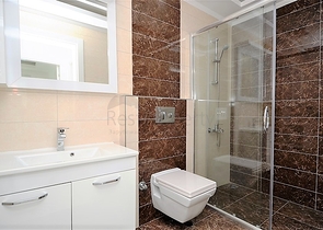 Трехкомнатная квартира в современном комплексе Тосмура