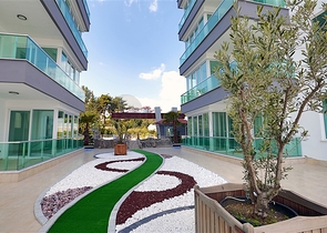 Трехкомнатная квартира в современном комплексе Тосмура